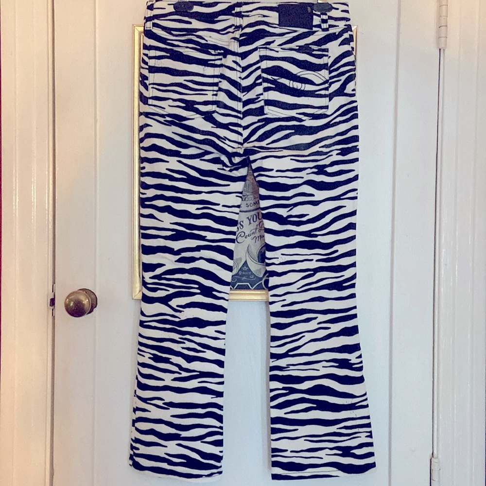 R13 Jeans Zebra print mid rise cropped, kick flare jeans!